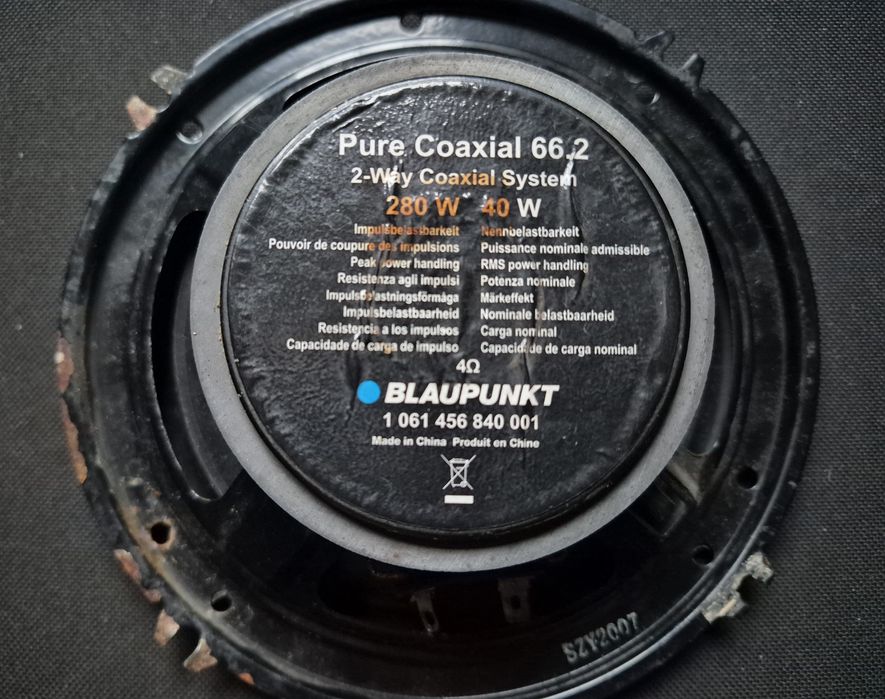Автомобильные динамики Blaupunkt и Ultimate + подиумы и проекция