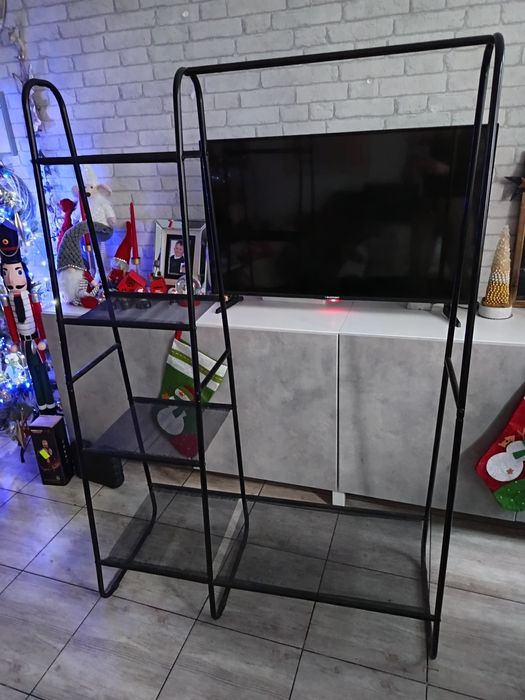 Wieszak otwarta szafa na ubrania buty z polkami