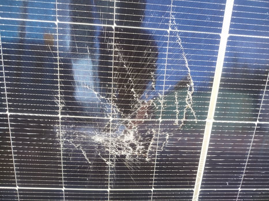 Сонячні панелі .