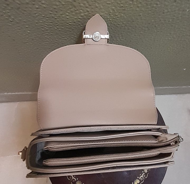 Mala senhora Canarlisa