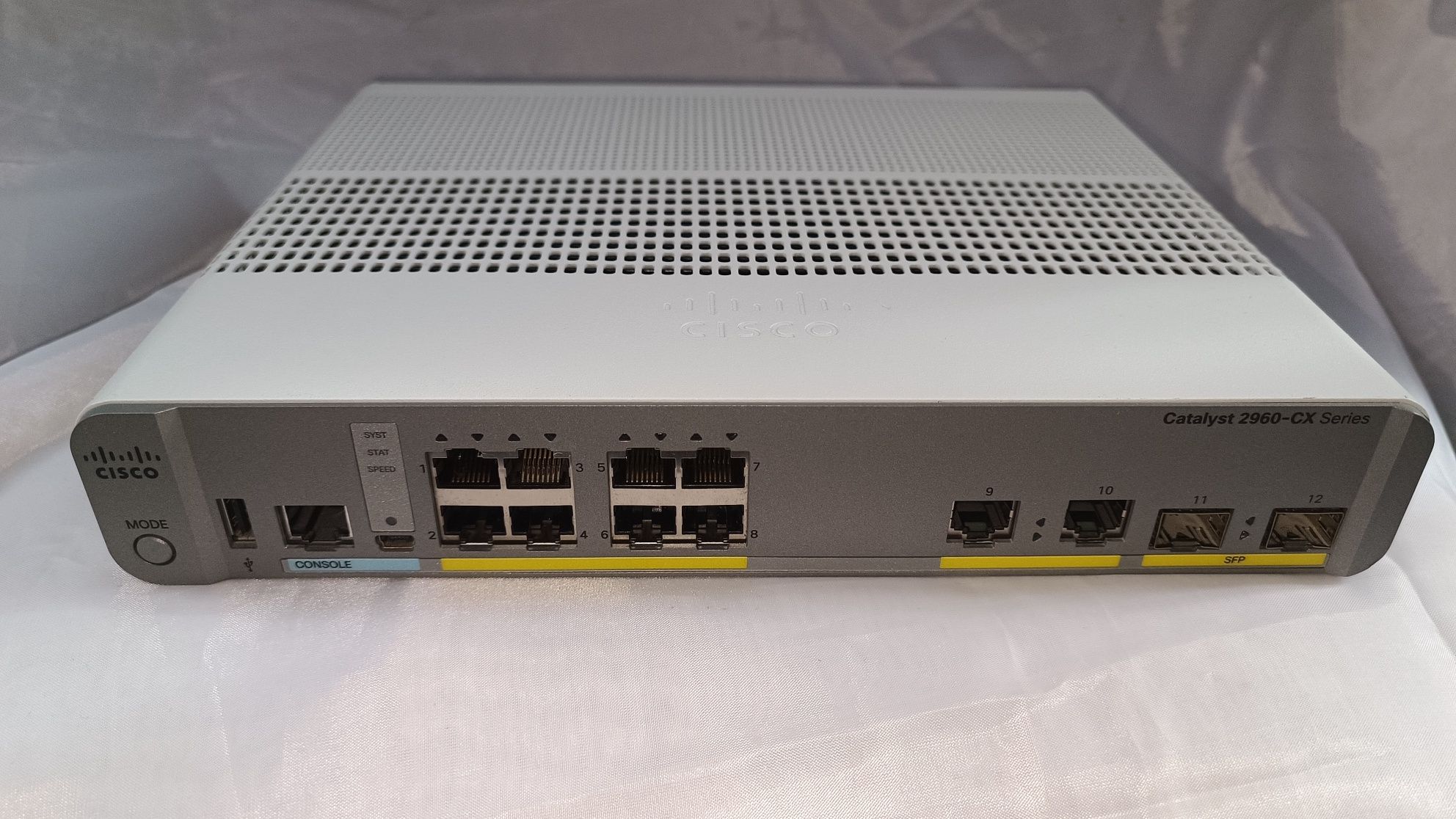 Комутатор Cisco WS-C2960CX-8TC-L