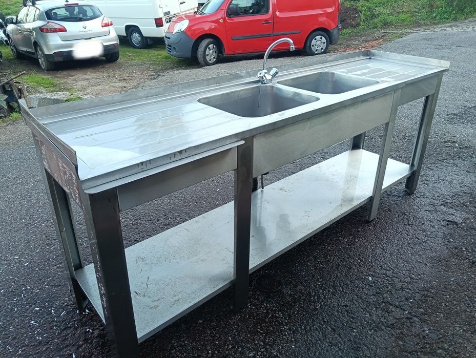 Bancada em inox com 2 pios