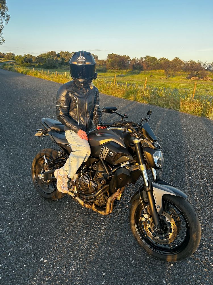 Yamaha MT-07 com Escape Akrapovič