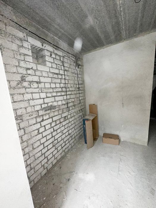 Однокімнатна в зданій новобудові