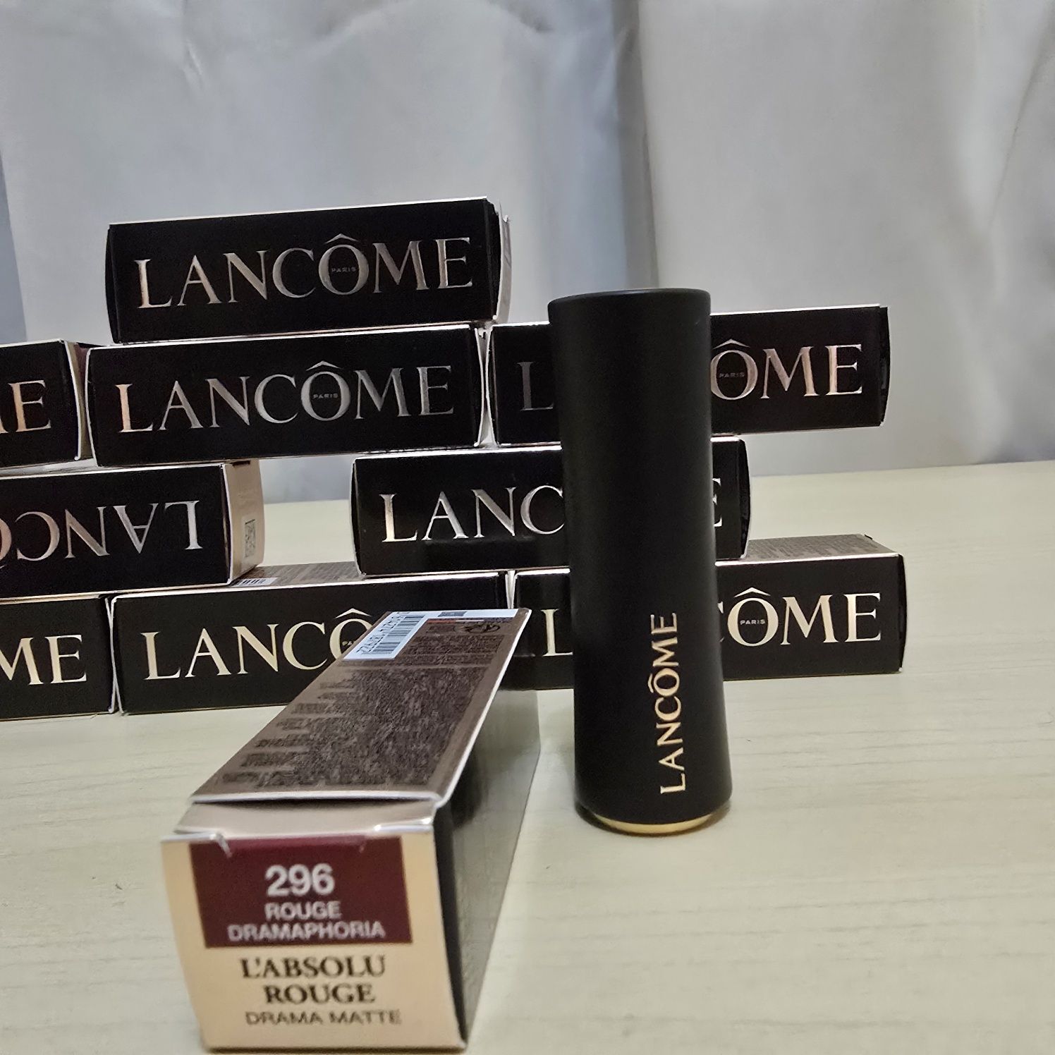 Lancome L'Absolu Rouge Drama Matte matowa pomadka do ust 296. Original
