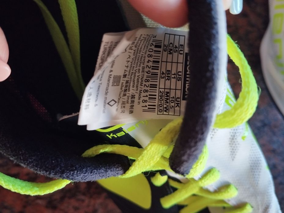 Tênis atletismo com bicos