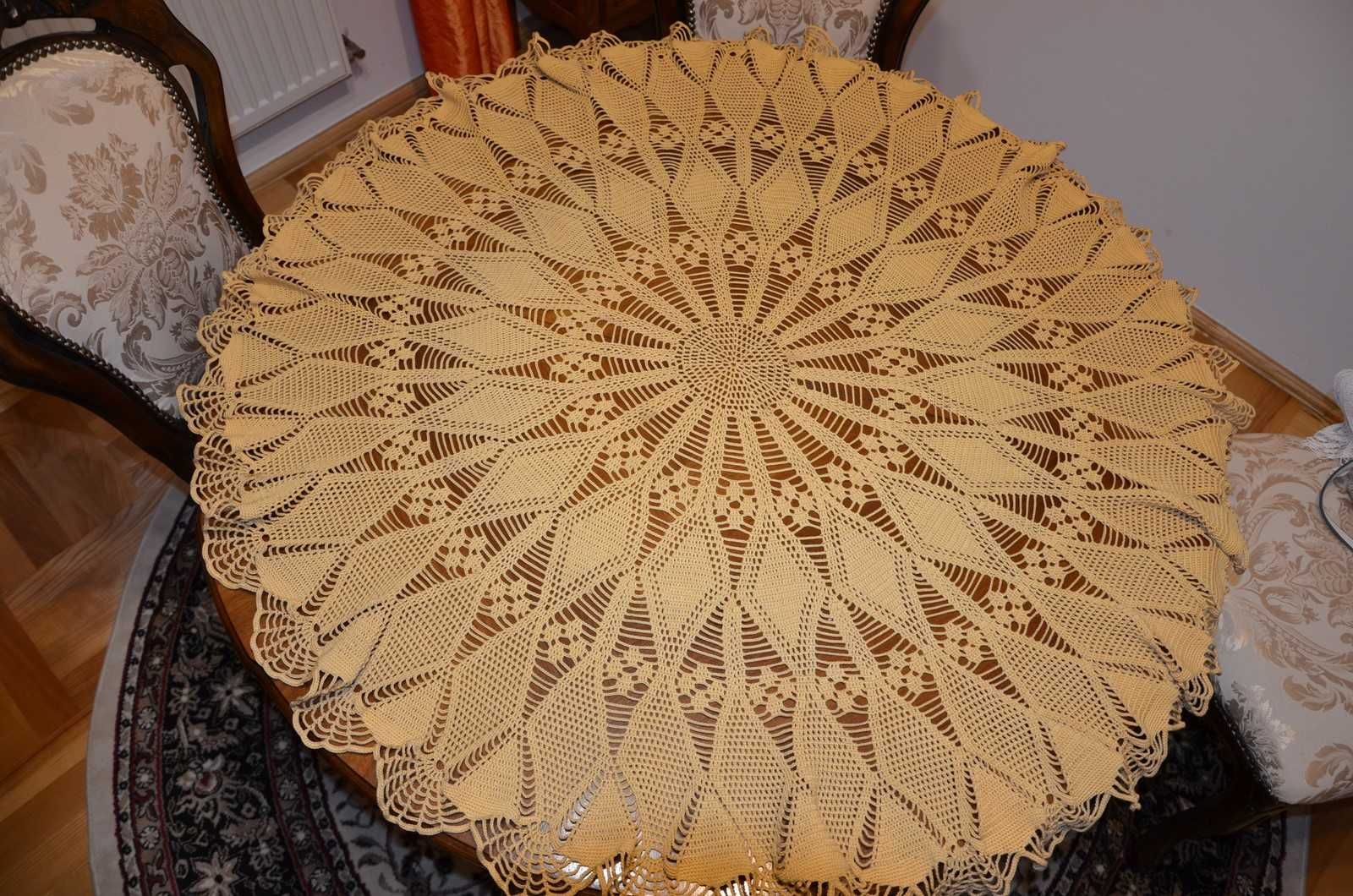 Piękny duży obrus, śr. 130 cm Okrągły, Hand Made