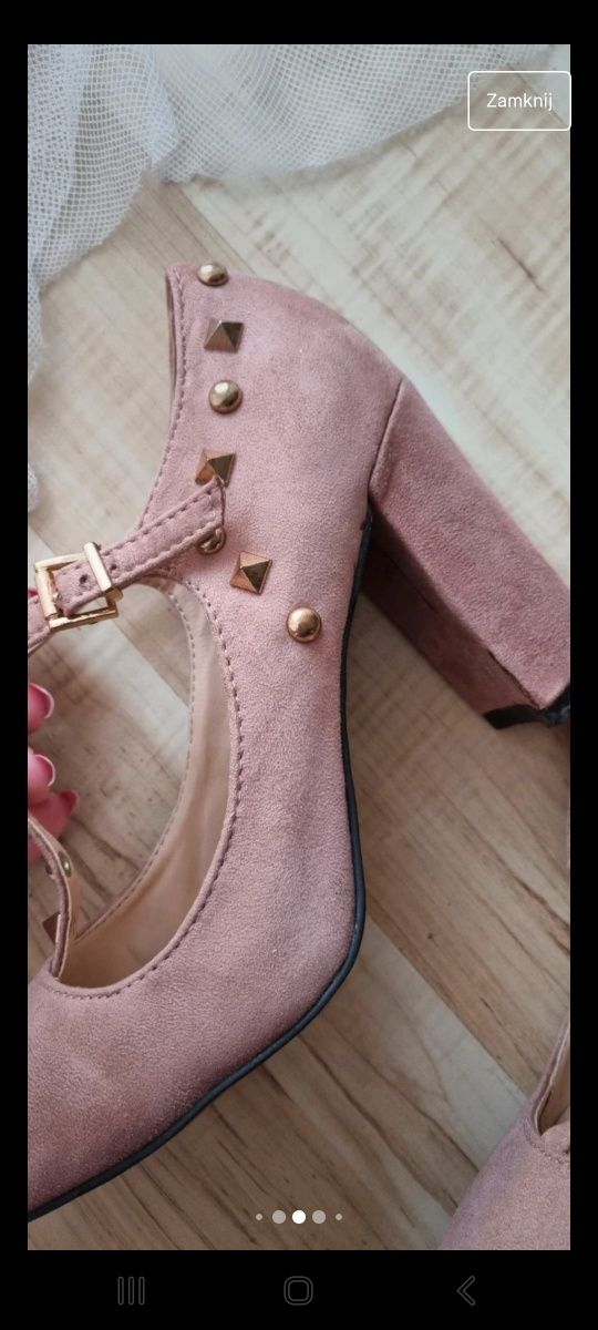 Eleganckie łososiowe buty na grubym obcasie