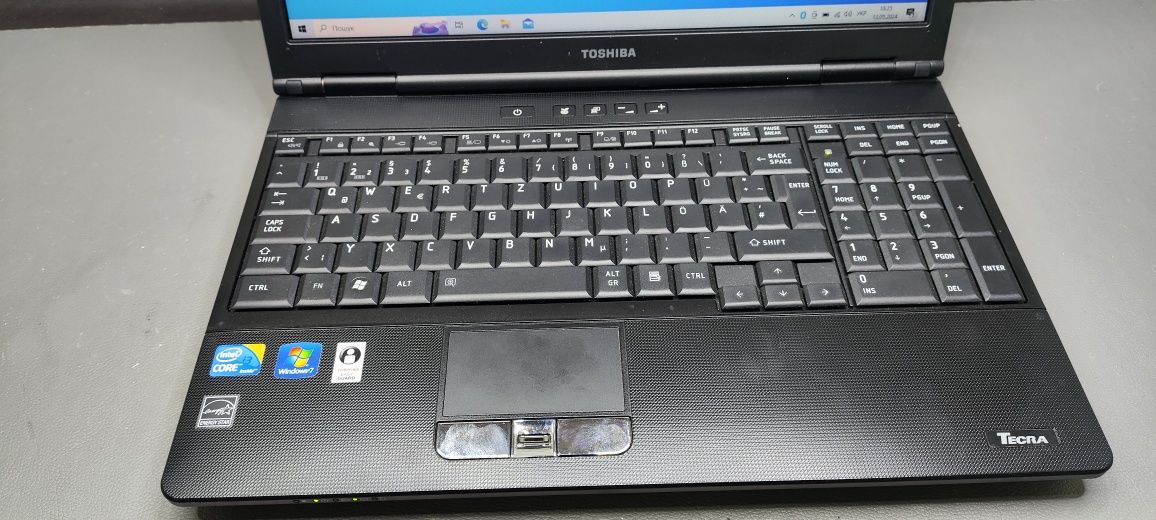 Ноутбук Toshiba Tecra A11-128 Діагональ: 15.6 Intel Core i3-330M 2.13