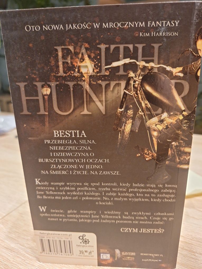Faith Hunter - Zmiennoskóra