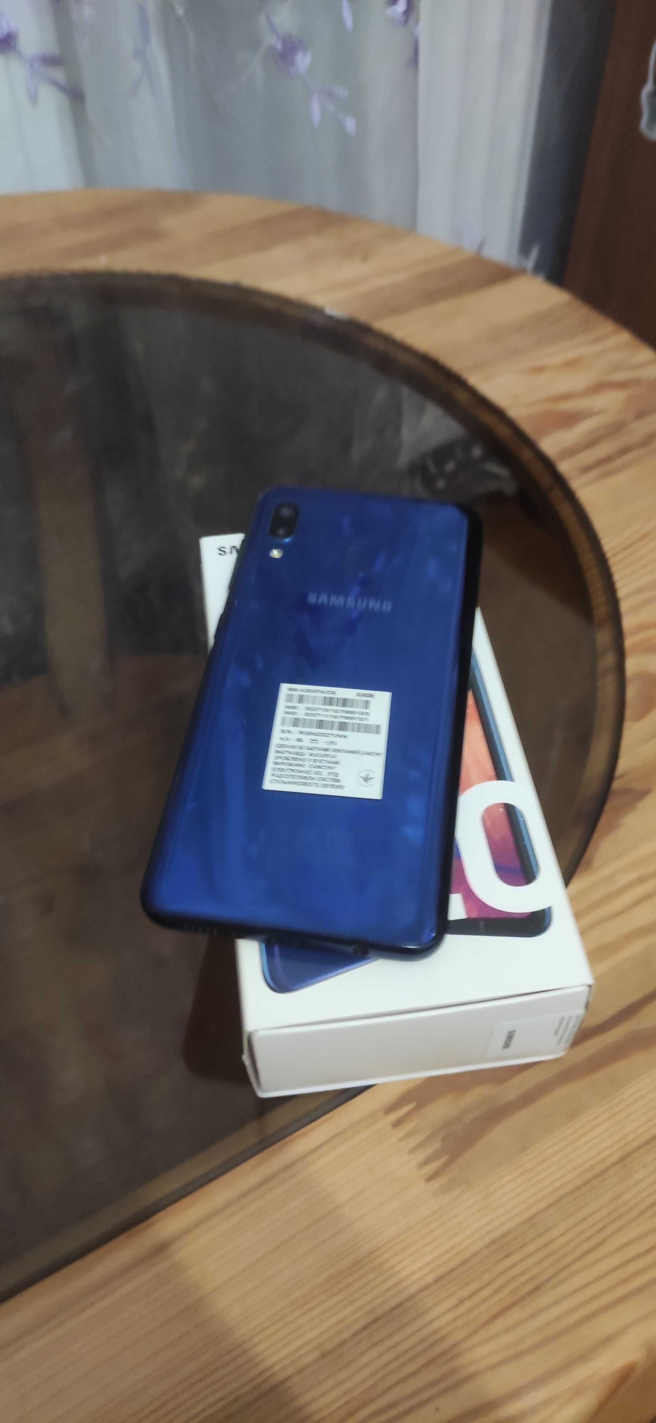 Смартфон Samsung Galaxy A20 2019 SM-A205F 3/32GB