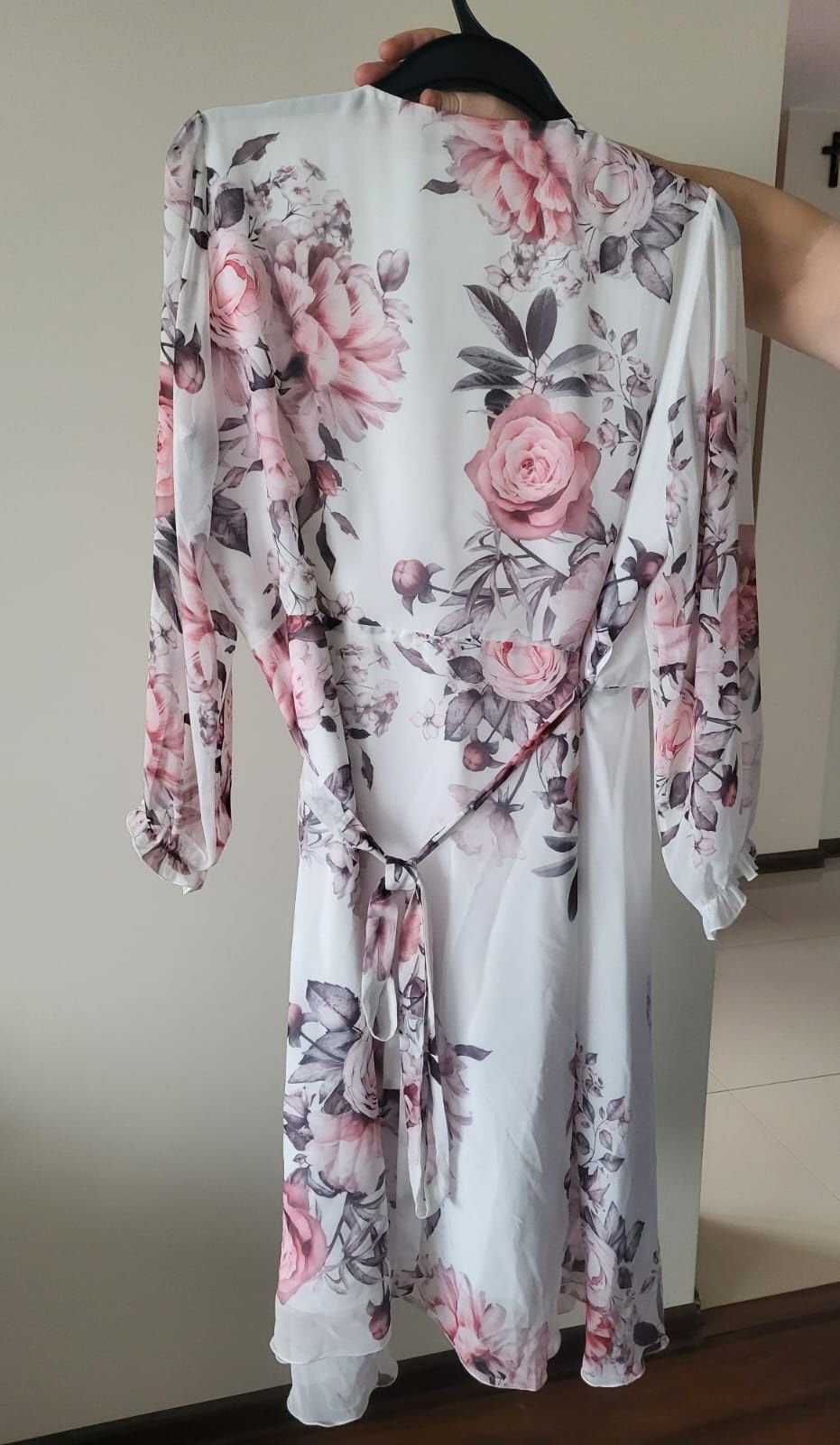 Sukienka w kwiaty rozm 50