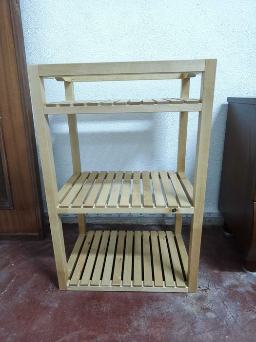 Móvel de apoio madeira