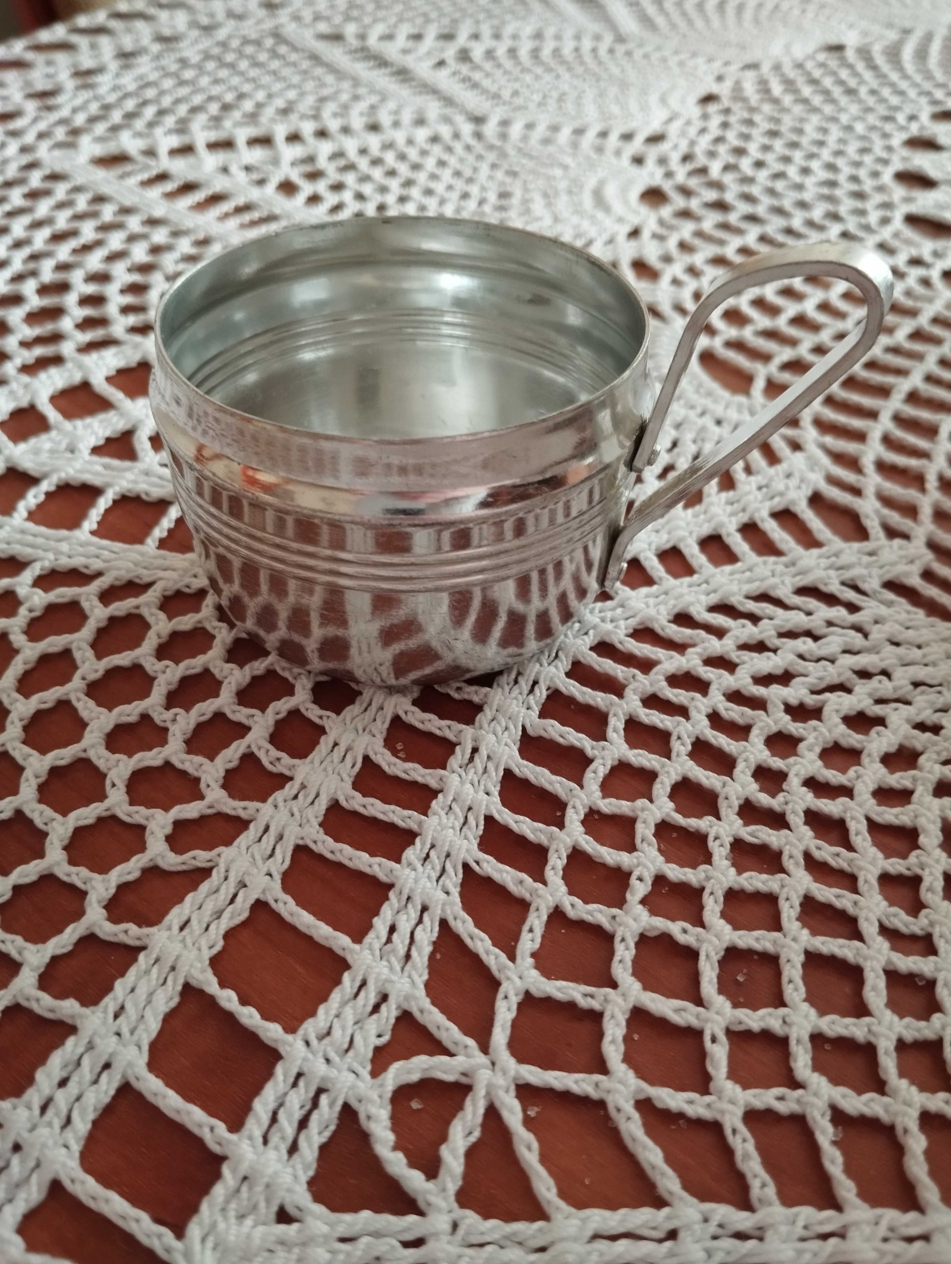 Aluminiowe koszyczki do szklanek + cukiernica w koszyczku