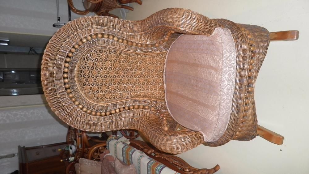 Продам ротанговую кресло-качалку