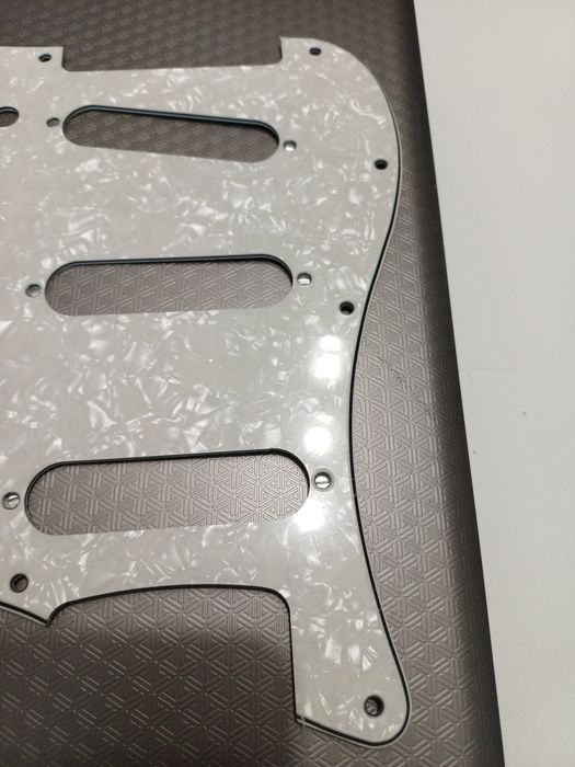 Pickguard maskownica do Fender Stratocaster