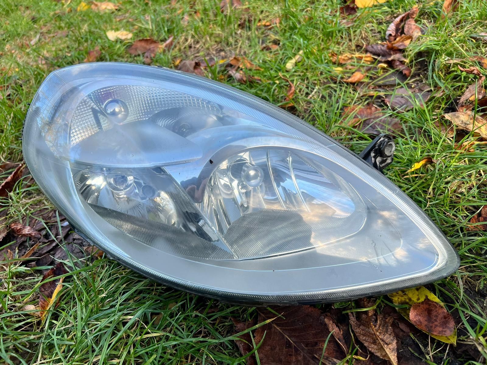 Lancia Ypsilon Lift lampa przód prawa oryginał Igła