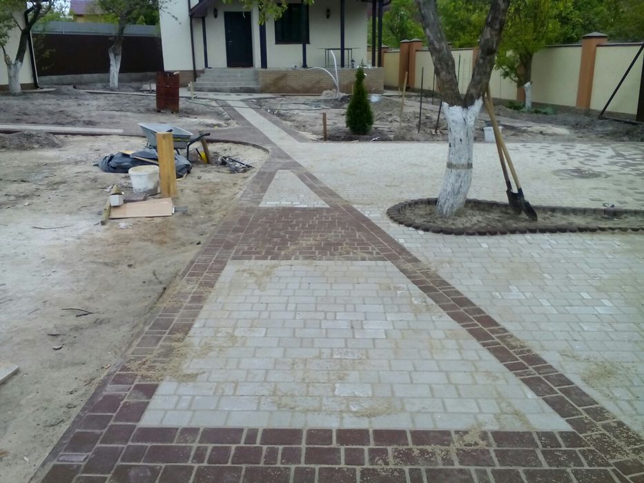 Укладка тротуарной плитки