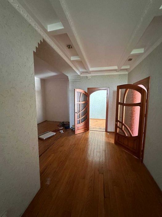 Продається 1/4 частина будинку, 266 м², біля Озерянки