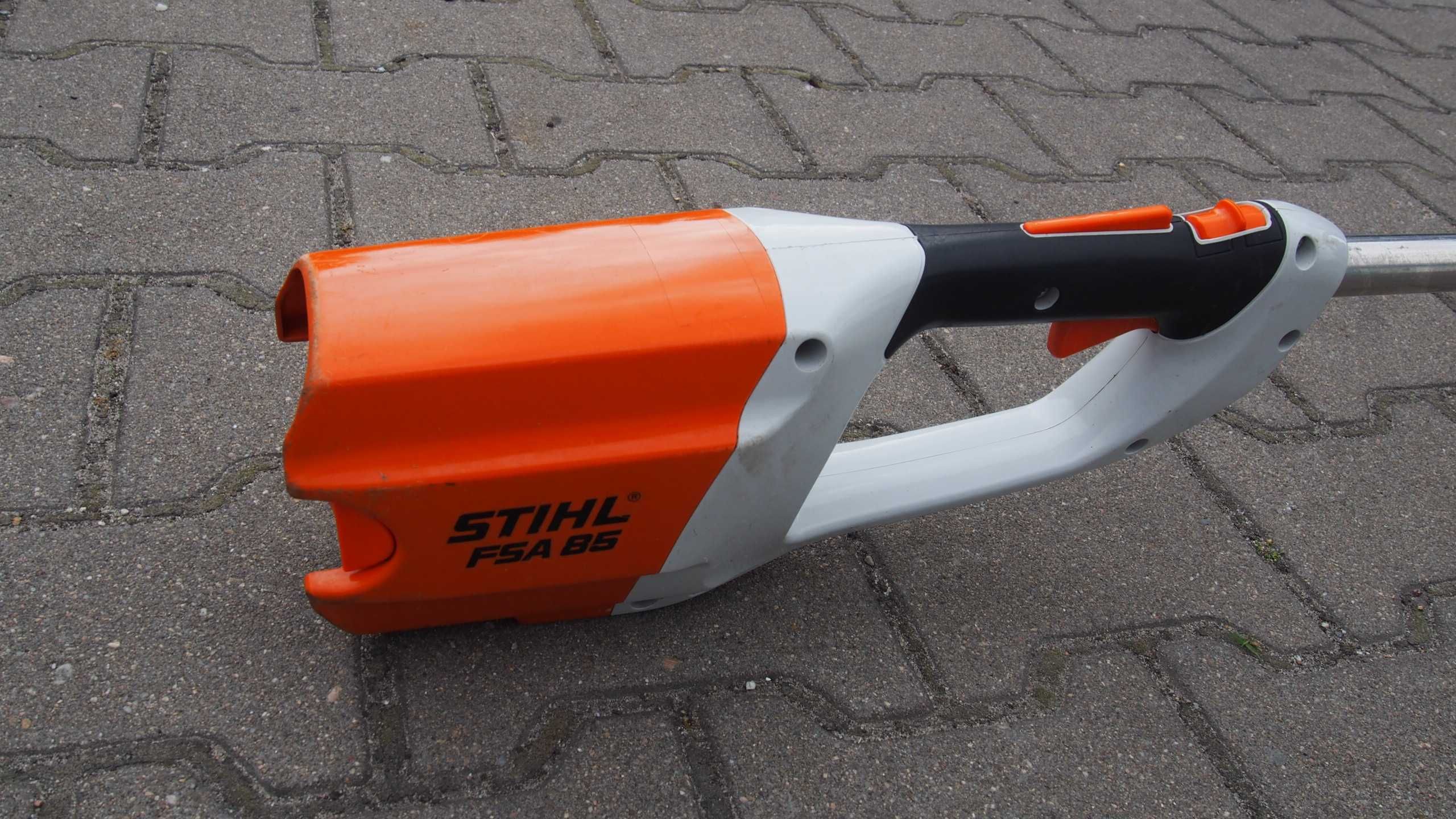 Stihl FSA85 FSA 85 aku kosa Akumulatorowa uszkodzona
