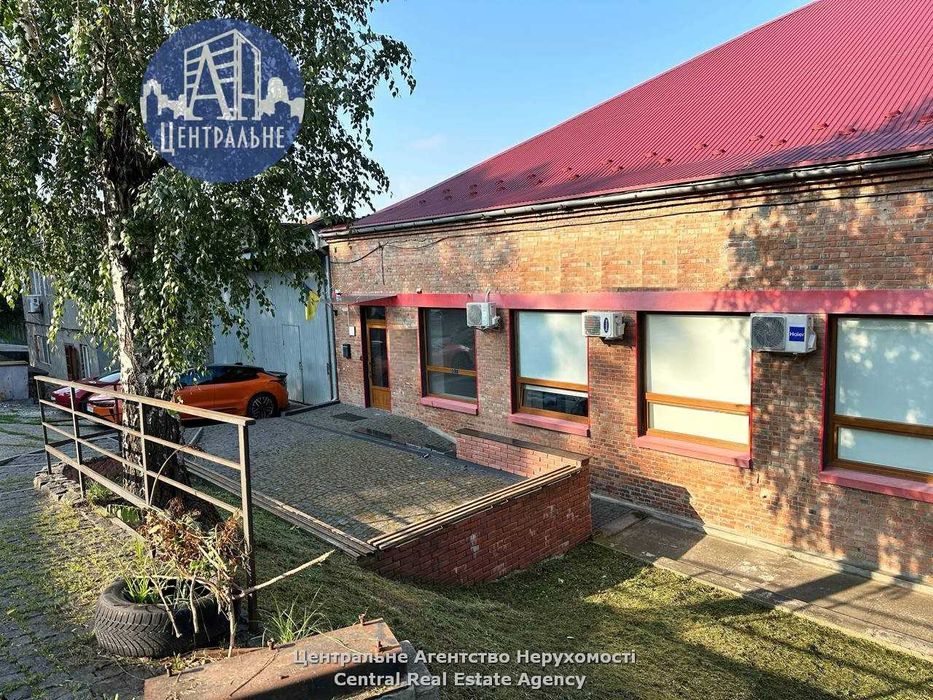 Оренда просторого кабінетного офісного приміщення в центрі, 8€/м.кв.