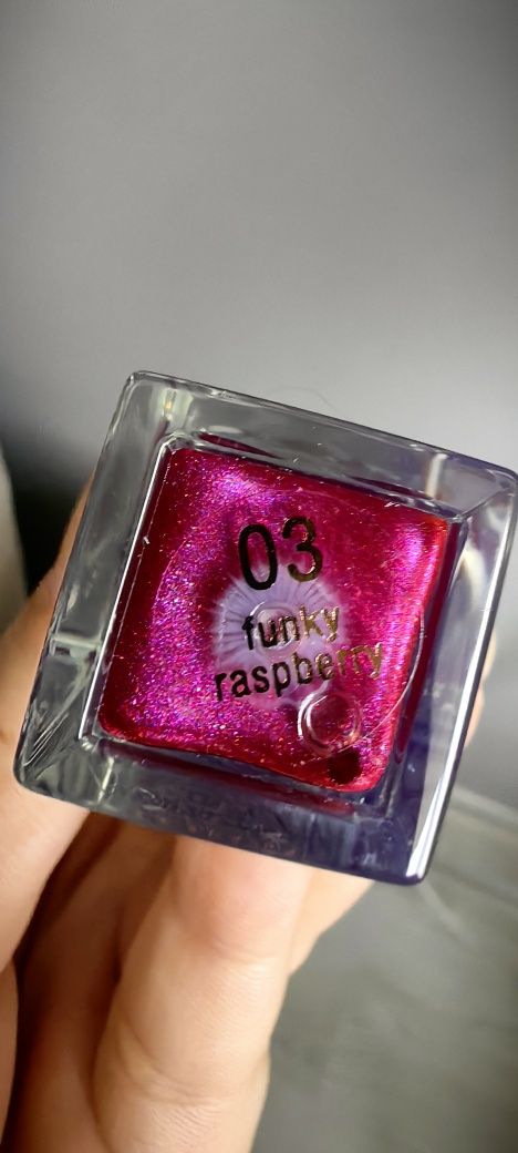 Olejek do ust Clarins 03 funky rasberry