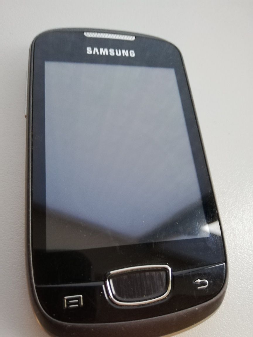 Telefon Samsung S5570 orange