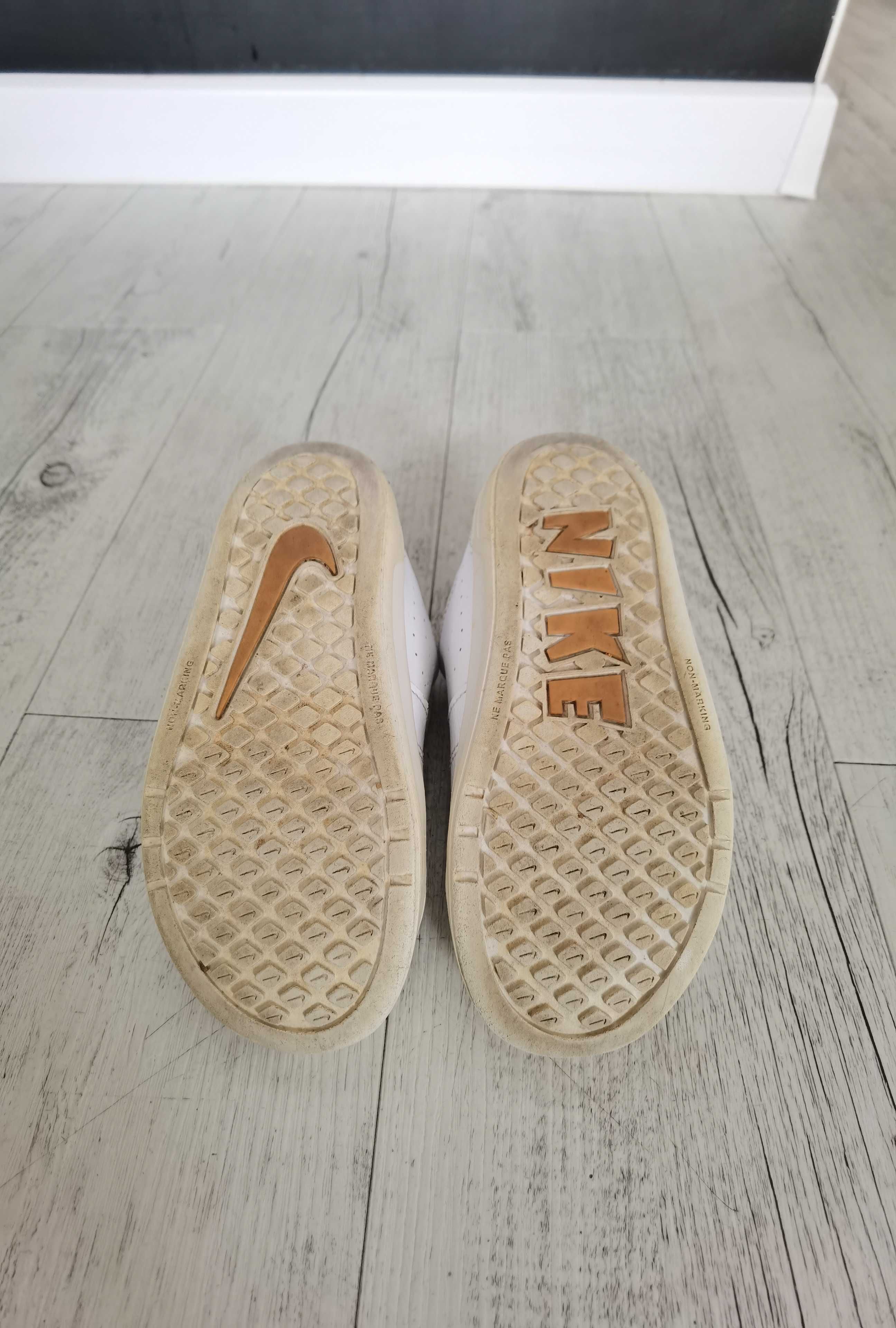 Buty dziecięce nike r. 27