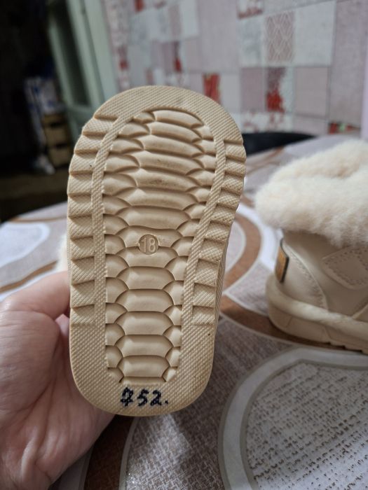 Продаю тёплые уги на девочку в идеальном состоянии