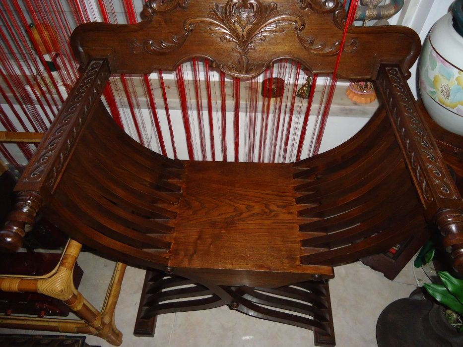 Cadeira romântica antiga