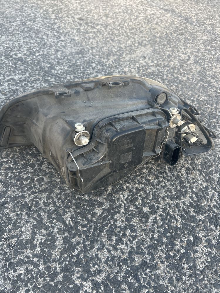 Vendo Farol ibiza 6LF direito