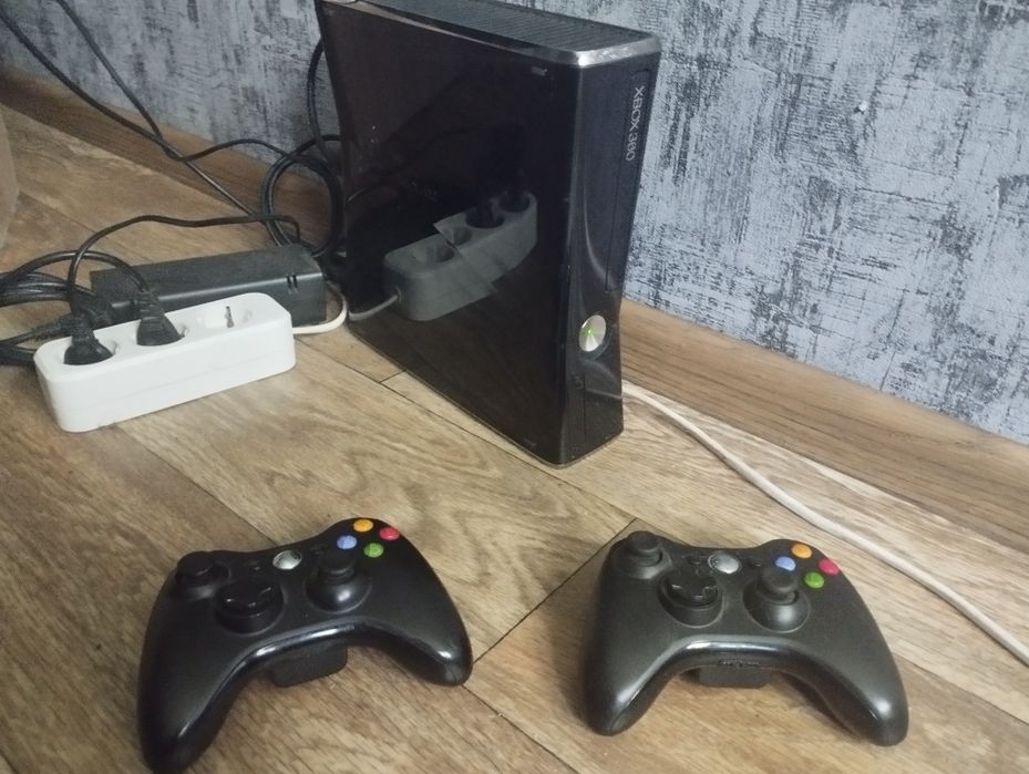 Продам X- BОХ 360