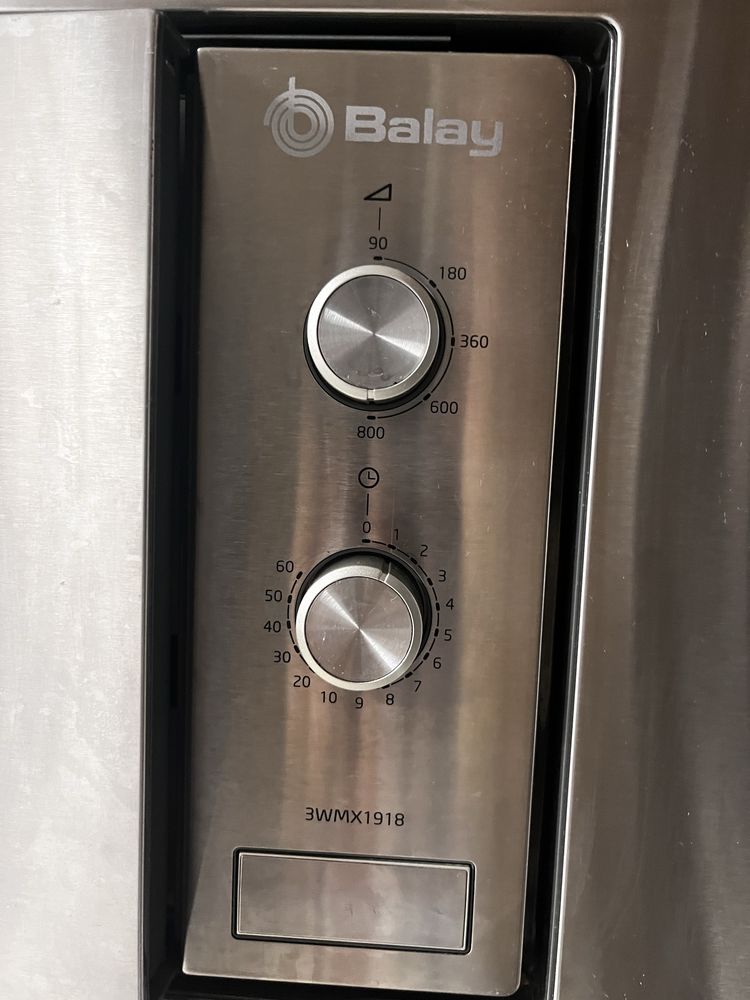 Microondas Balay em Inox de Encastrar (17L)