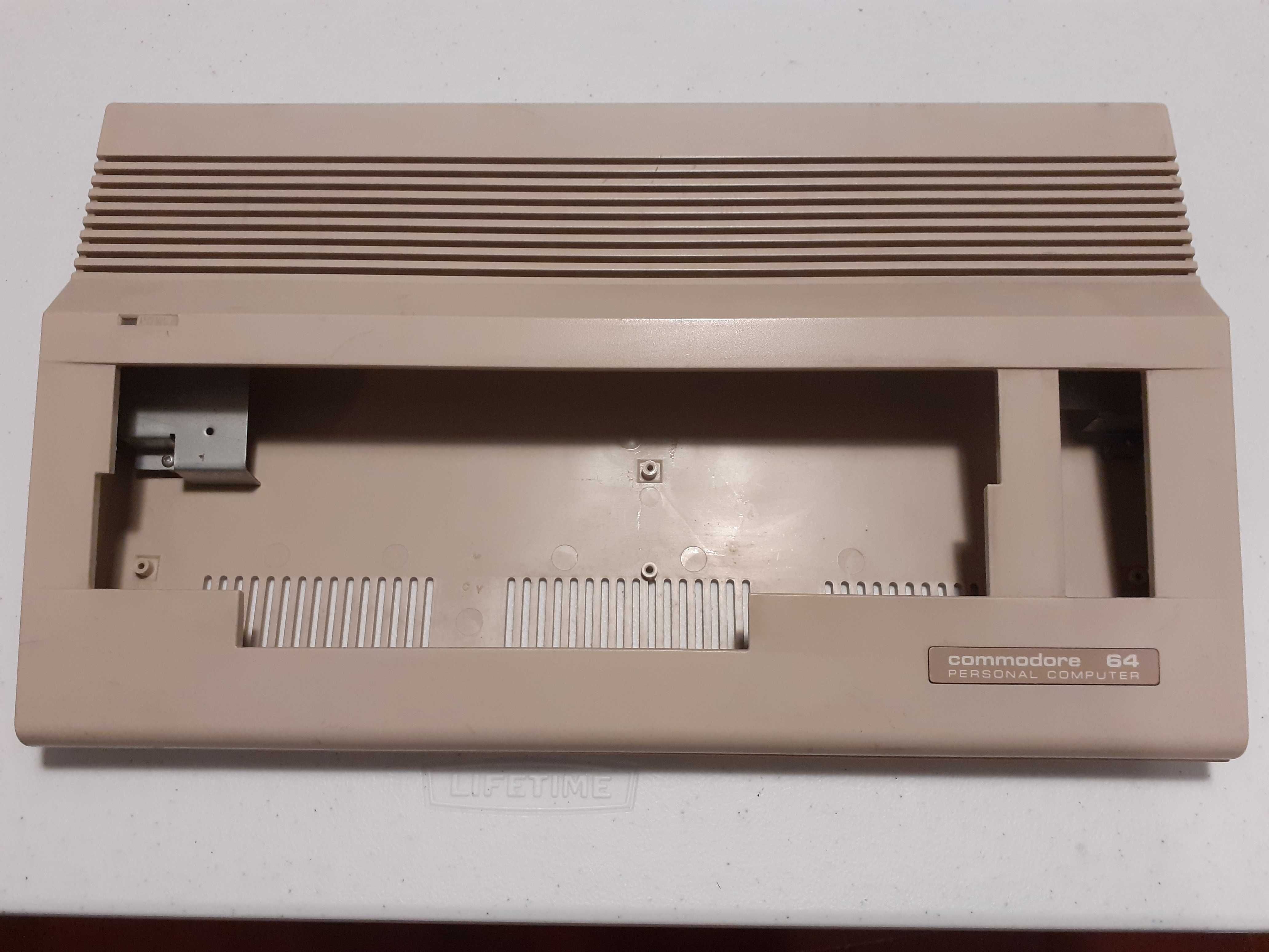 Caixa commodore c64