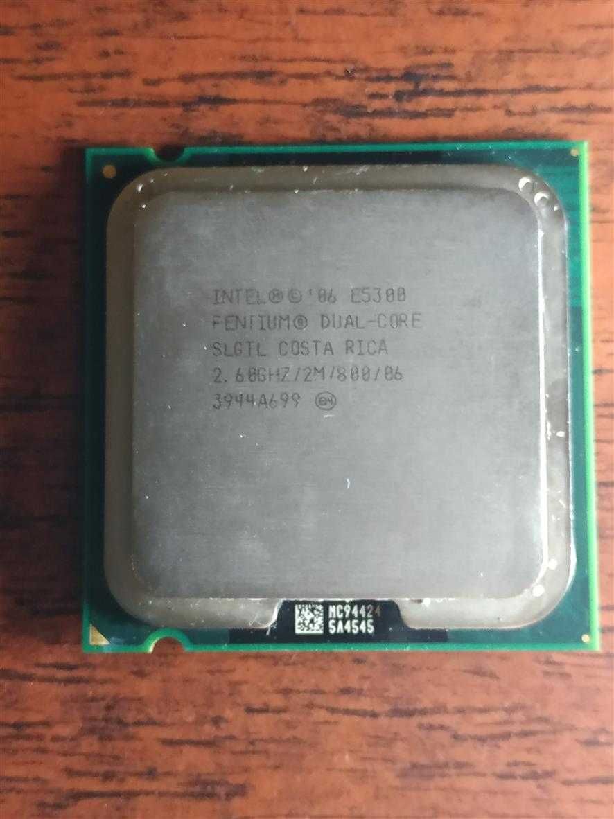 Процесор для ПК Intel core E5300 socket 775 + Кулер