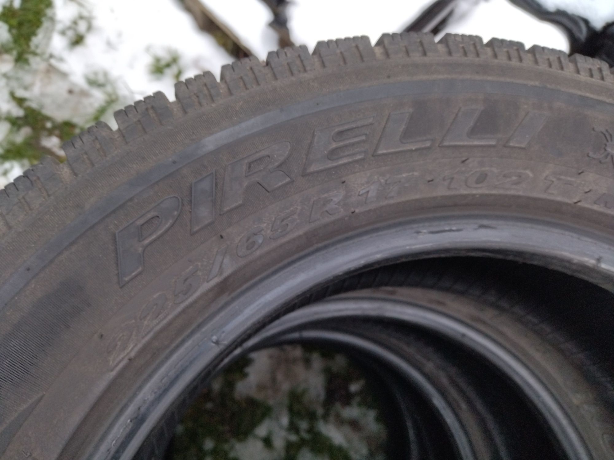 Opony zimowe 225/65R17 Pirelli