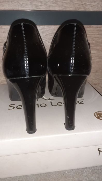 Buty damskie czarne czółenka lakierowane r. 37