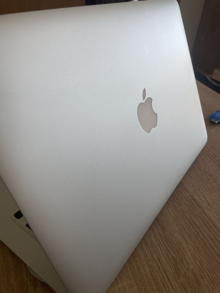 Macbook Air 2015 igła