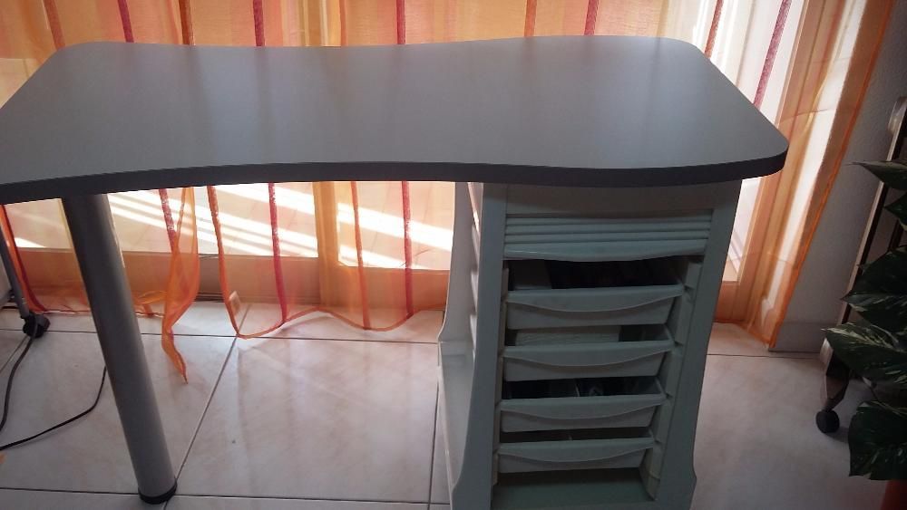 Mesa de Manicure Profissional