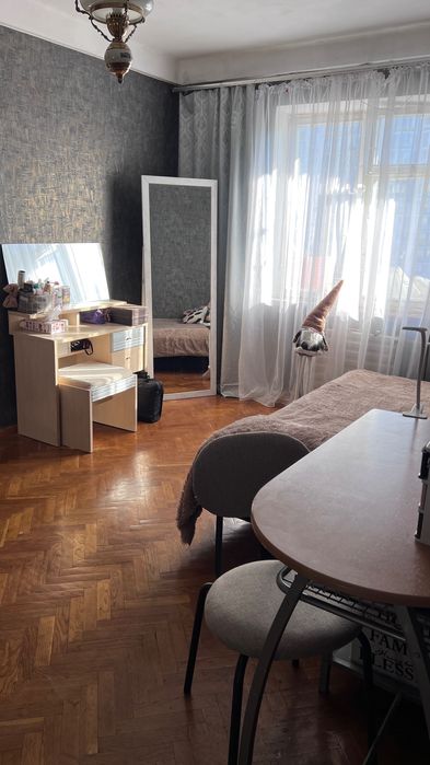 Окрема кімната в 3-кімнатній квартирі — Оболонь