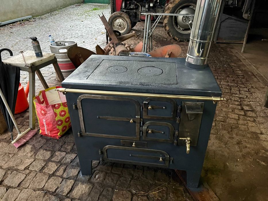 Fogão a lenha usado