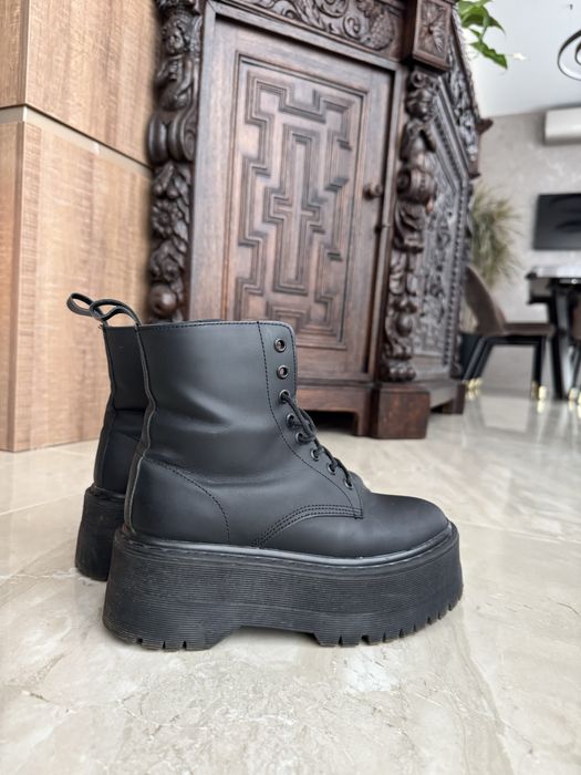 Жіночі чоботи українського бренду