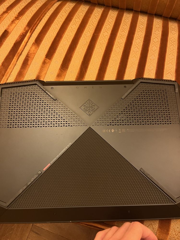 HP Omen laptop plus torba