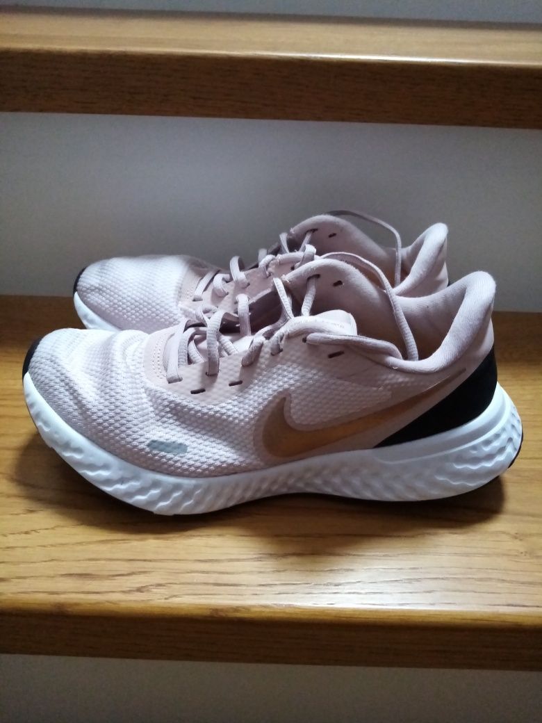 Buty damskie Nike Revolution 5 rozm 40