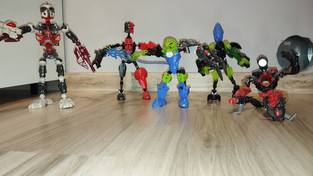 LEGO Bionicle 5 figurek