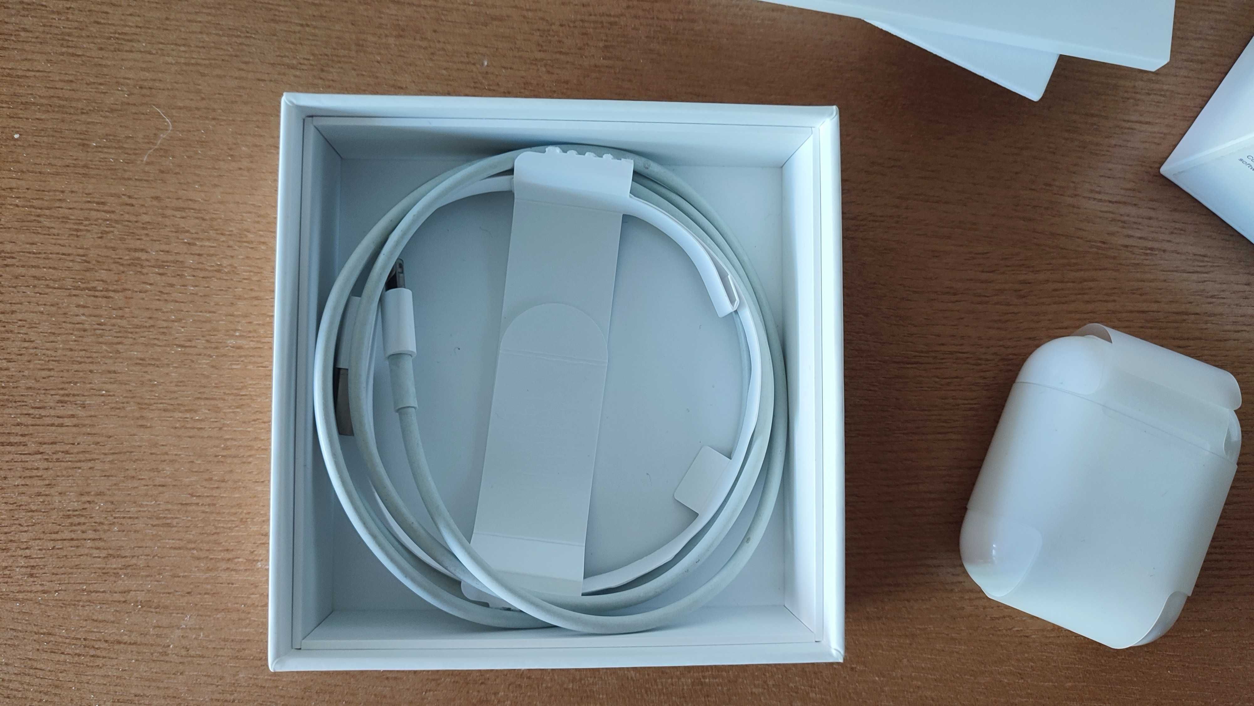 Apple Airpods 2019
