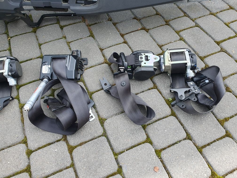 Volvo V60 deska plus pięć pasów