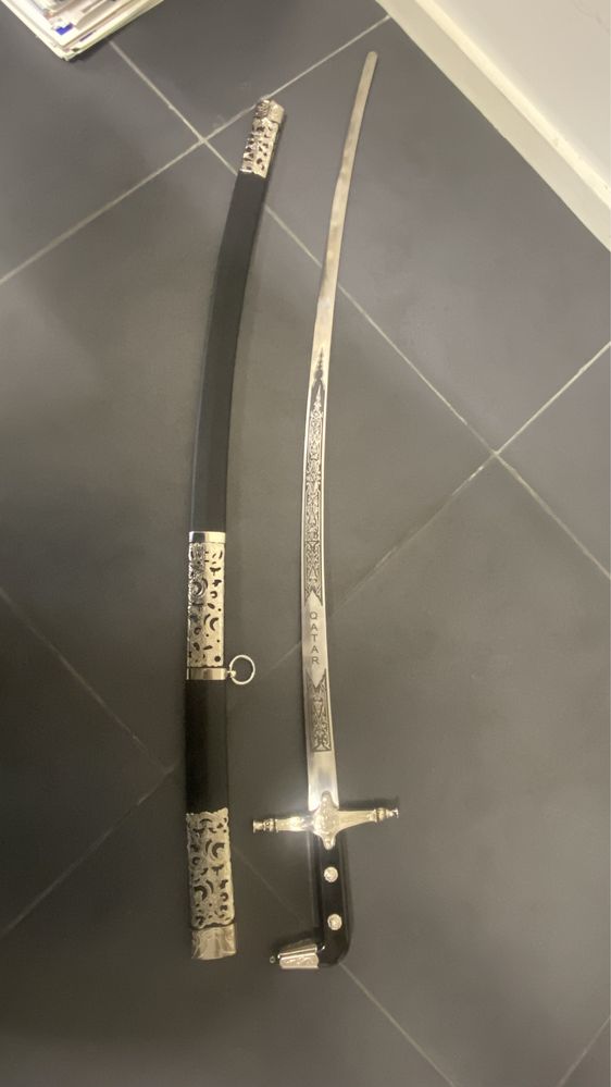 Espada comemorativa - Qatar