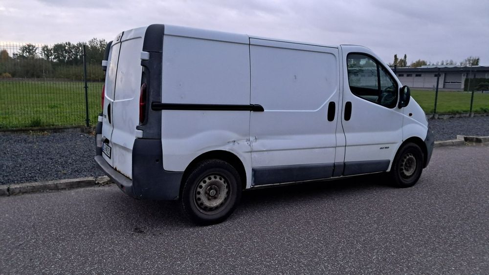 Renault Trafic L1H1 2.5Dci 146KM 2005r Fra Vat 23% 946kg Ładowność
