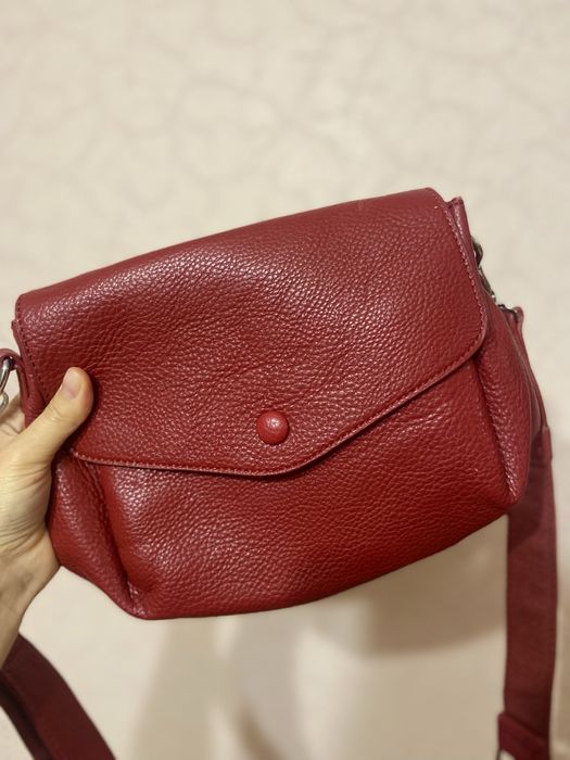 Сумка шкіряна гнила вишня червона крос боді повсякденна жіноча клатч